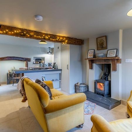 Cotswold Way Cottage Страуд Экстерьер фото