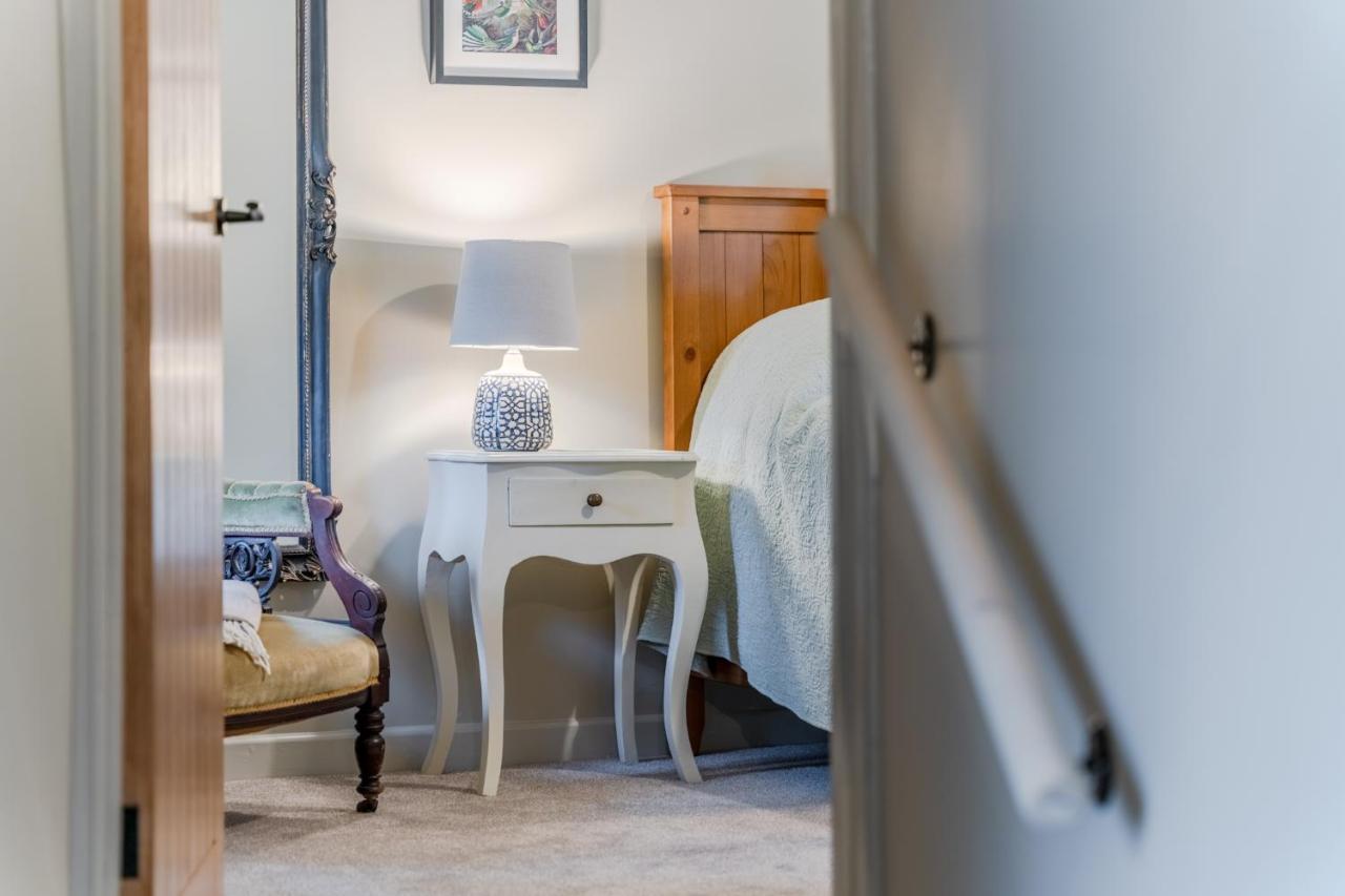 Cotswold Way Cottage Страуд Экстерьер фото