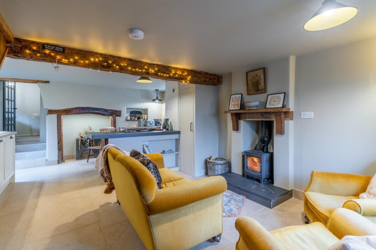 Cotswold Way Cottage Страуд Экстерьер фото